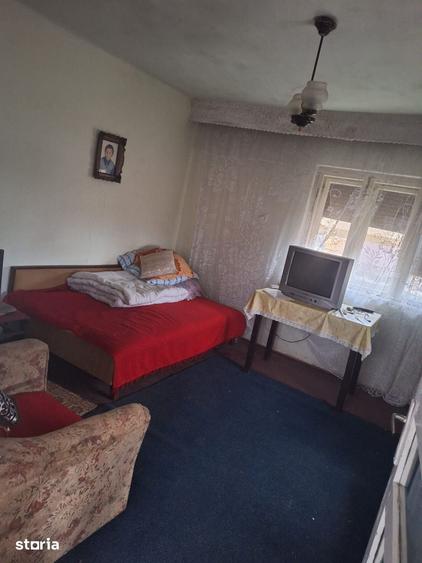 Casă cu 4 camere cu Teren 4623 Mp în Ciugud