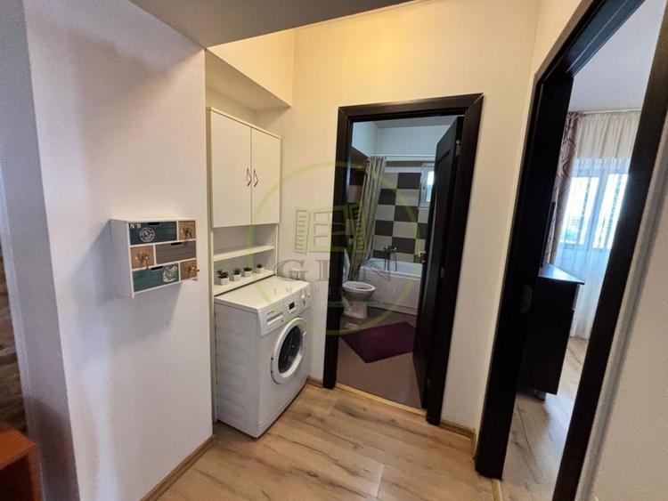 Apartament cu 2 camere semidecomandat, mobilat în Craiovița Nouă