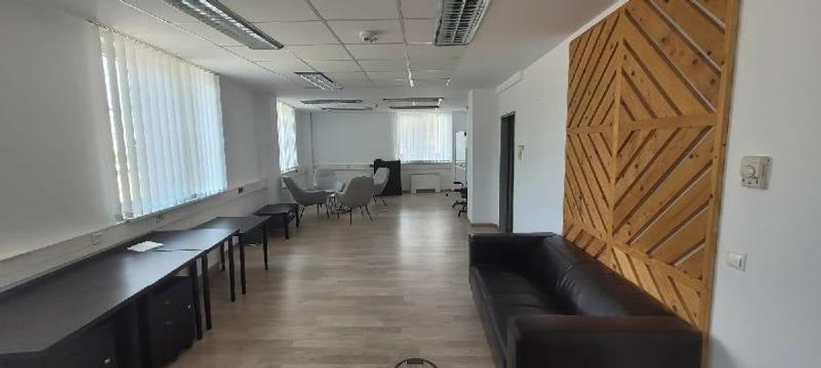 Birou, de 420 mp, în Universitate