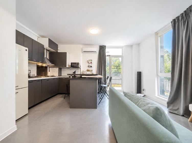 Apartament cu 3 camere decomandat, mobilat în Central
