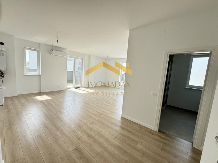 Penthouse cu 3 camere decomandat în Aradului