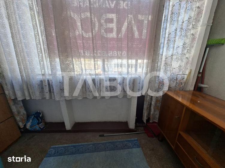 Apartament cu 3 camere decomandat, mobilat în Terezian