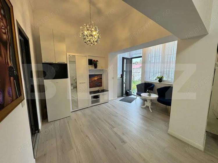 Apartament cu 3 camere decomandat, mobilat în Central