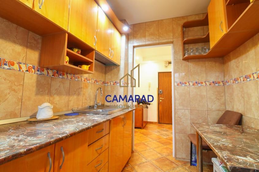 Apartament cu 3 camere decomandat, mobilat în Basarabia