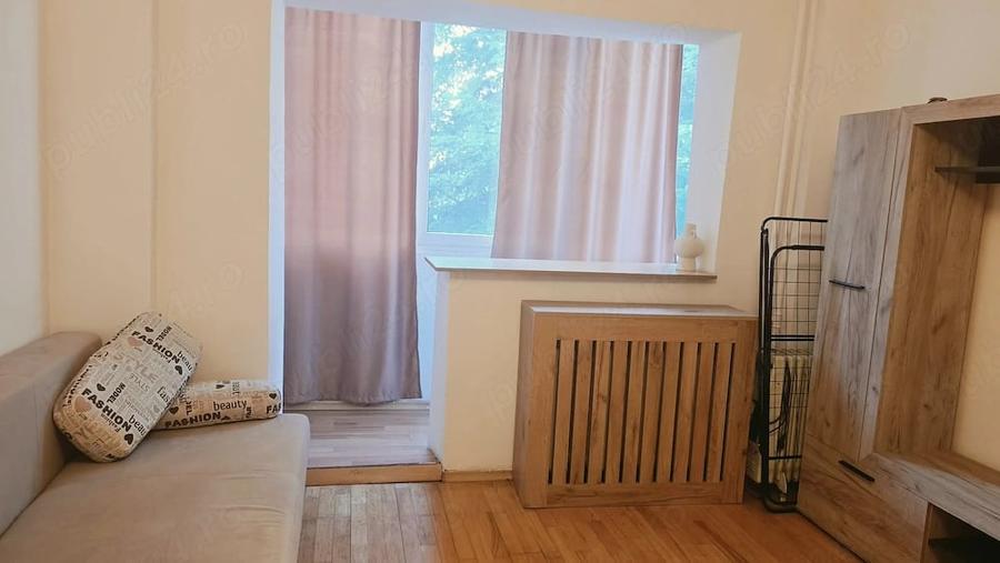 Apartament cu 2 camere decomandat în Moșilor
