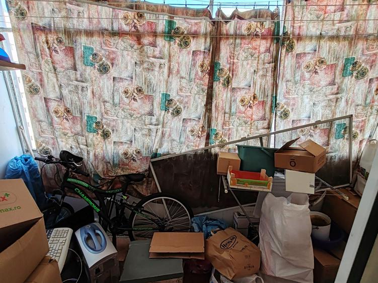 Apartament cu 3 camere decomandat în Drumul Taberei