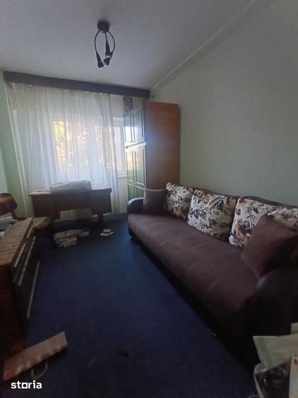 Apartament cu 3 camere în Trivale