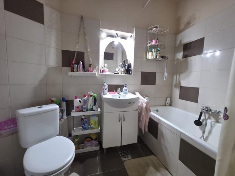 Apartament cu 4 camere decomandat, mobilat în Central