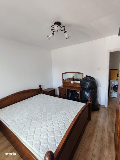 Apartament cu 3 camere decomandat în Hotvon