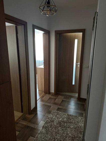 Apartament cu 3 camere decomandat în Valea Adâncă