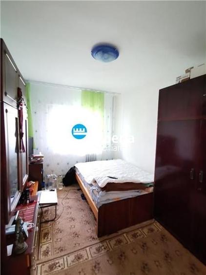 Apartament cu 4 camere decomandat în Canta