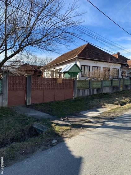 Casă cu 3 camere în Novaci