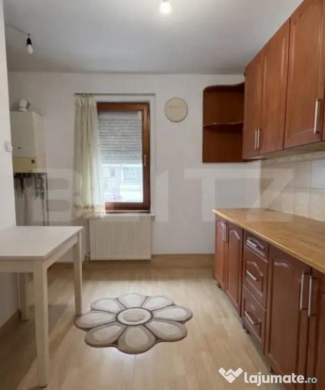 Apartament cu 3 camere decomandat în Sângeorgiu de Mureș
