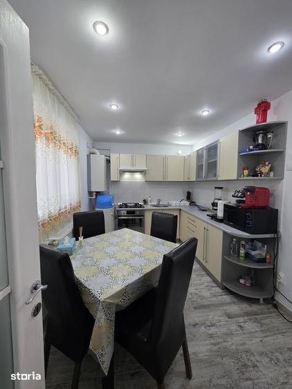 Casă cu 5 camere cu Teren 770 Mp în Mihail Kogălniceanu