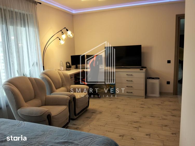 Casă cu 4 camere semidecomandat cu Teren 718 Mp în Poiana Mare