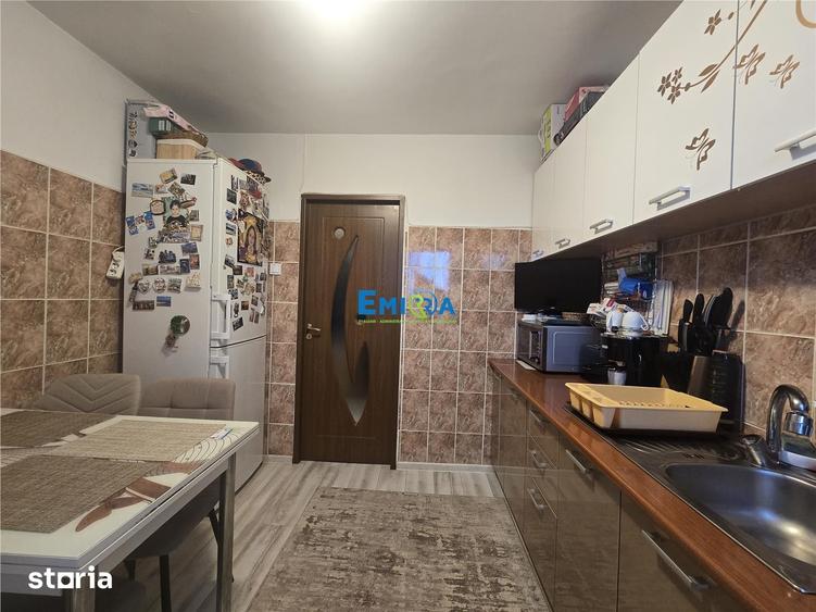 Apartament cu 2 camere semidecomandat în Cornișa