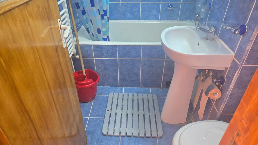 Apartament cu 2 camere decomandat în Piața Centrală