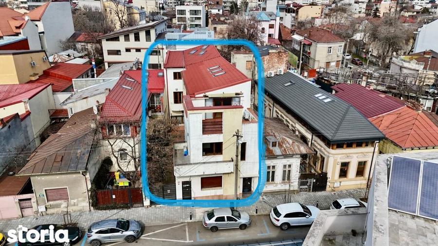Casă cu 10 camere cu Canalizare în Dacia