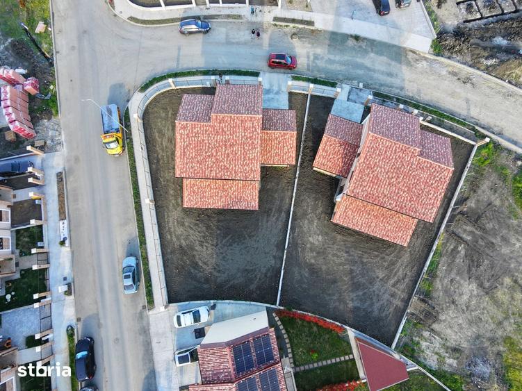 Casă cu 6 camere cu Teren 589 Mp în Săcălaz