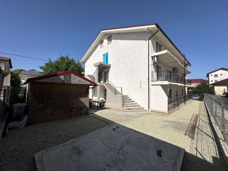 Casă individuală cu 24 camere cu Canalizare în Central
