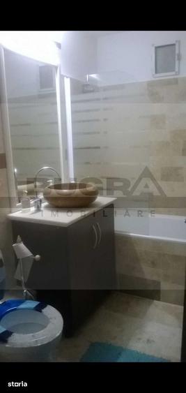 Apartament cu 3 camere decomandat în Între Lacuri