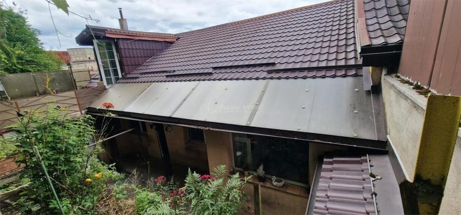 Casă cu 10 camere cu Teren 32 Mp în Muncitoresc