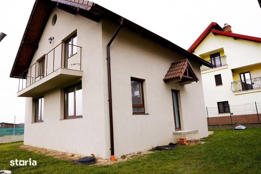 Casă cu 4 camere cu Teren 300 Mp în Central