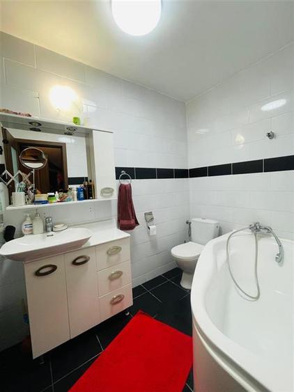 Duplex cu 5 camere cu Canalizare în Central