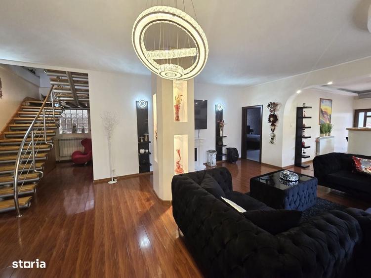 Casă cu 4 camere în Central