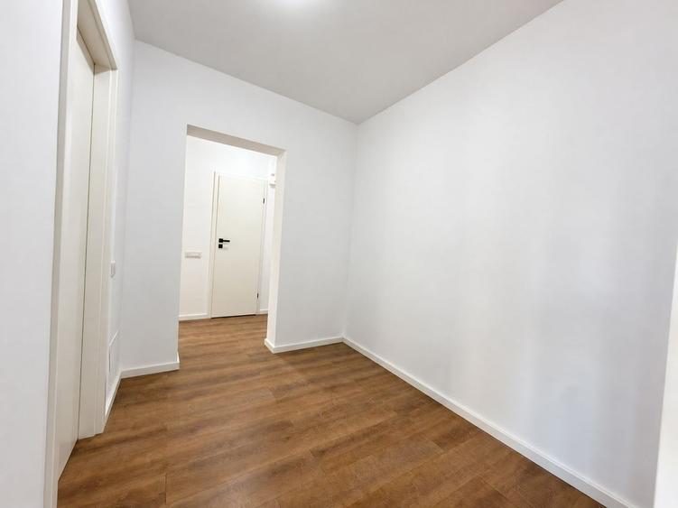Apartament cu 3 camere semidecomandat în Gorjului