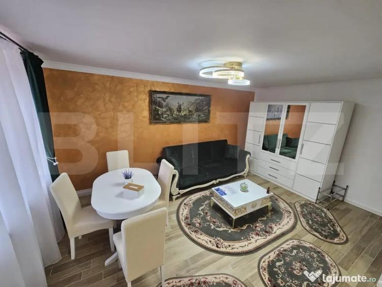 Apartament cu 3 camere semidecomandat în Central