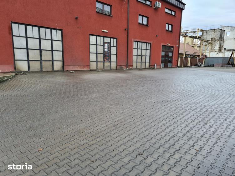 Spațiu comercial, de 400 mp, în Valea Borcutului