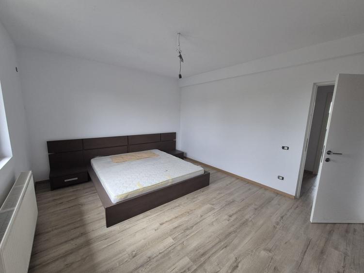 Duplex cu 3 camere cu Canalizare în Domnești