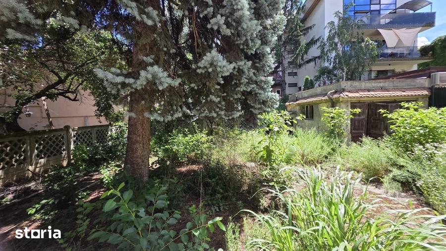 Casă cu 6 camere cu Teren 469 Mp în Domenii