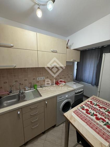 Garsonieră decomandată în Central