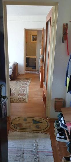 Apartament cu 2 camere semidecomandat în Podu Roș