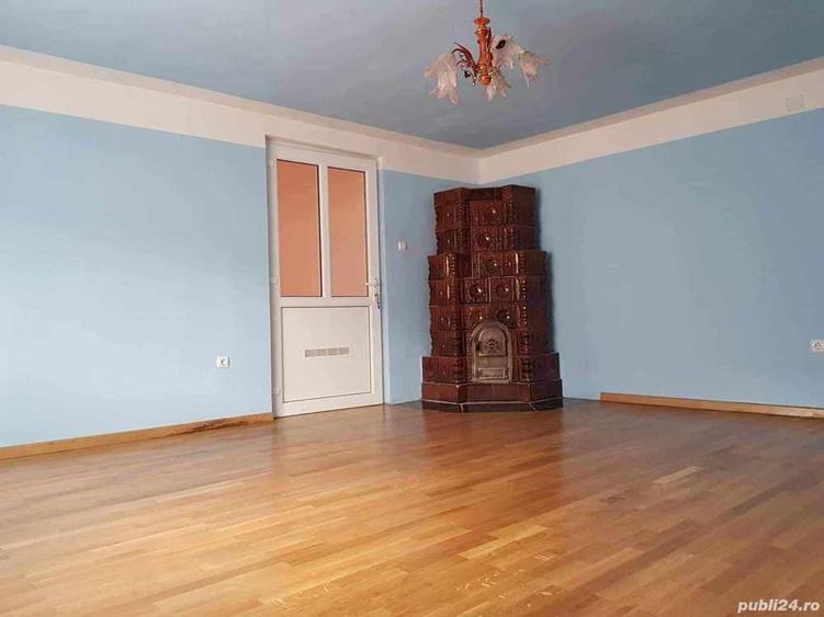 Casă cu 3 camere în Carașova