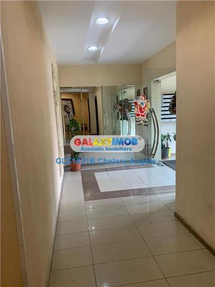 Apartament cu 5 camere decomandat, mobilat în Central