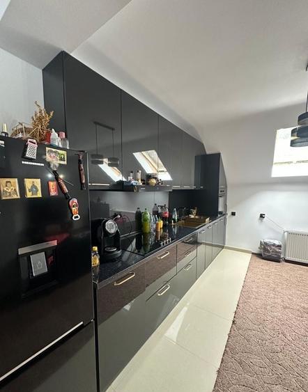 Apartament cu 4 camere decomandat, mobilat în Cioplea