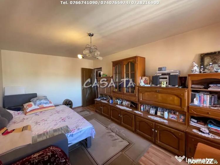 Apartament cu 3 camere decomandat în Central