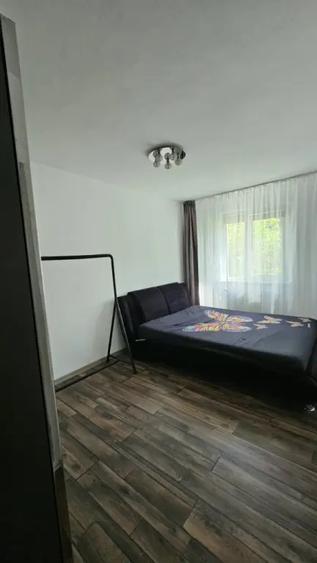 Apartament cu 3 camere semidecomandat în Tomis Nord