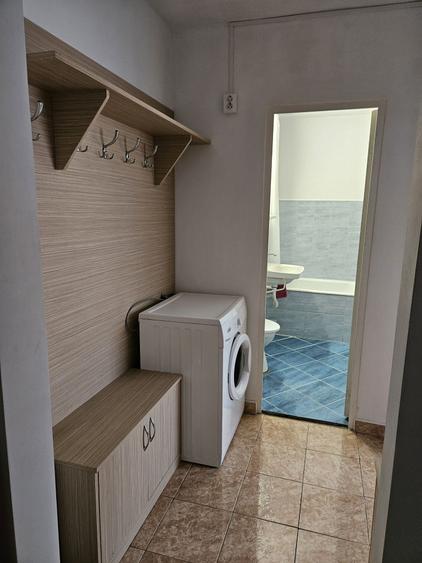 Apartament cu 3 camere decomandat în Micro 16