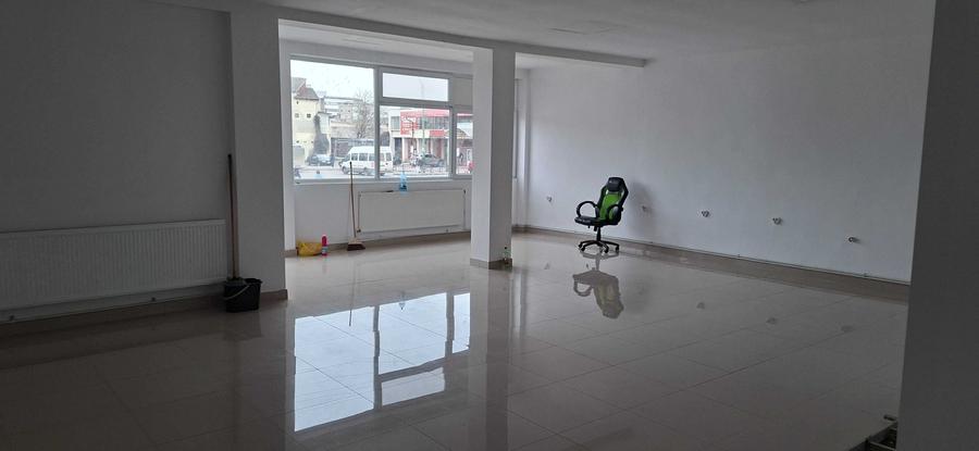 Spațiu comercial, de 80 mp, în Central