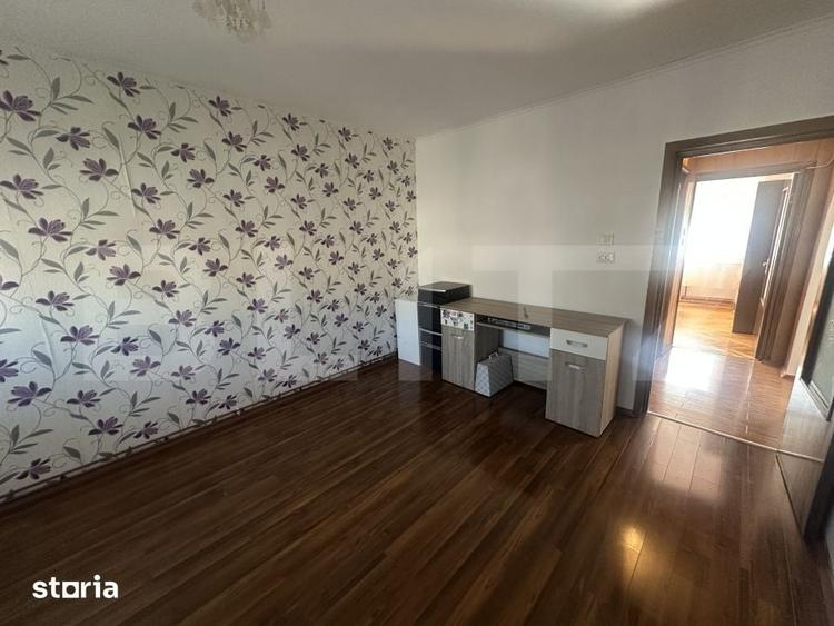 Apartament cu 3 camere semidecomandat în Micro 16