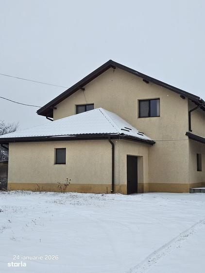 Casă cu 4 camere în Hudum