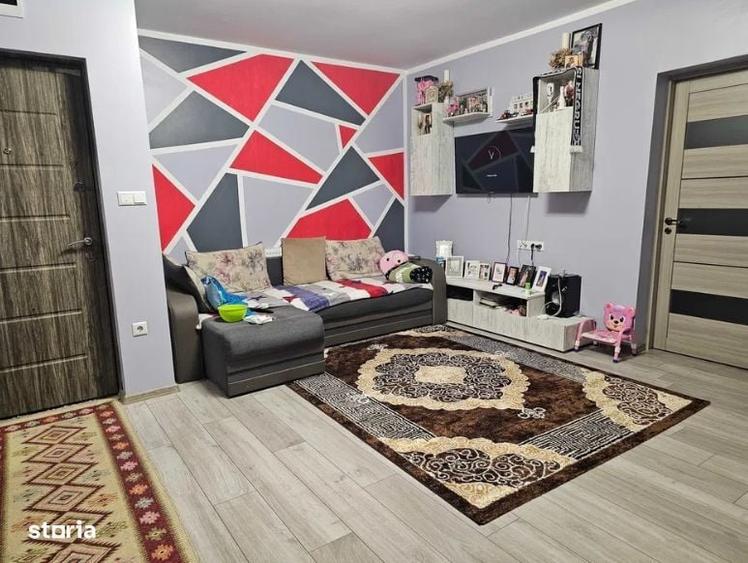 Apartament cu 3 camere semidecomandat în Central