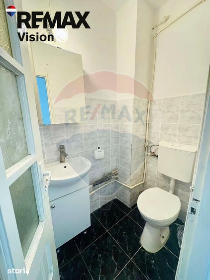 Apartament cu 3 camere de vanzare in zona 1 Mai - 7