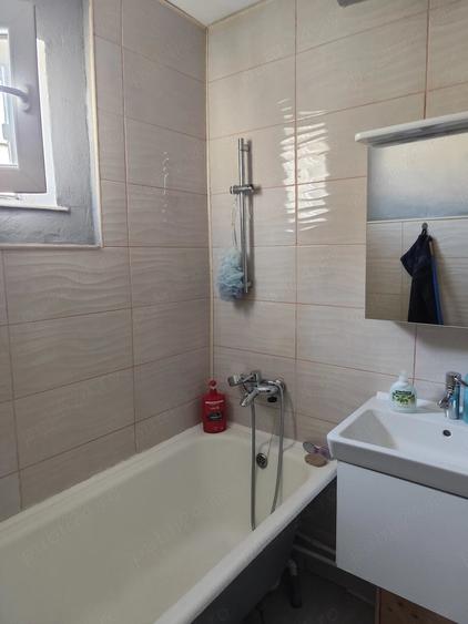 Apartament cu 3 camere decomandat în 9 Mai