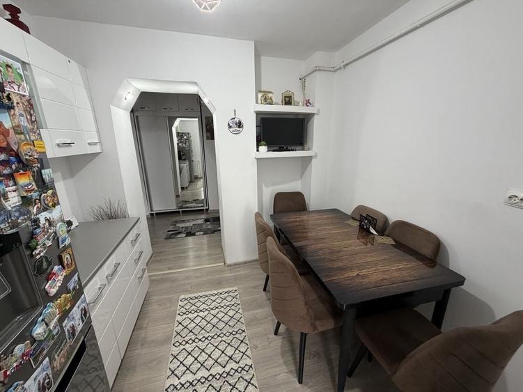 Apartament cu 2 camere decomandat în Mihai Bravu