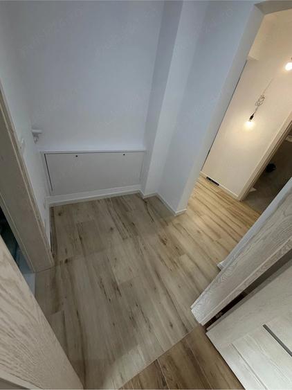 Apartament cu 3 camere decomandat, mobilat în Dâmbovița